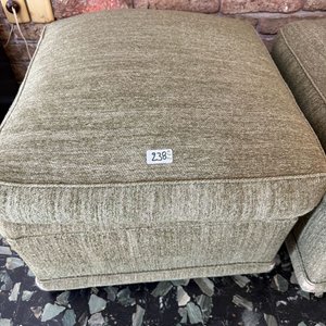 Puff de Tela Verde con Almohadón - Pack de 2 Unidades - imagen 1