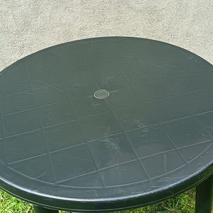 Mesa Redonda de Jardín Desarmable de Plástico Verde - imagen 2