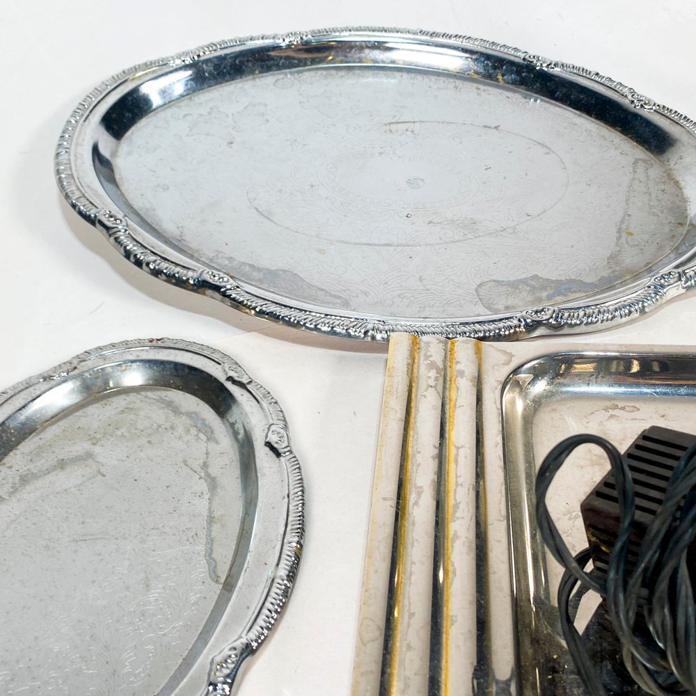 Platos, tazas y jarros de plata y vidrio - imagen 3