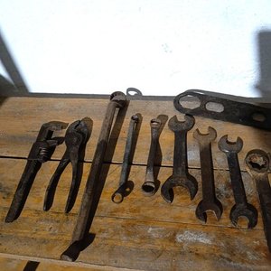 Lote de Llaves Inglesas, Llave de Caño y Pinza Antiguas - imagen 4