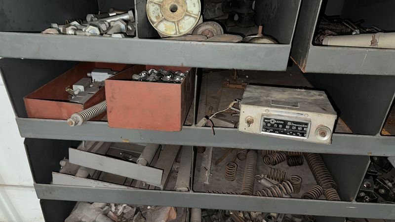 Estantería de chapa con toda la existencia - imagen 7
