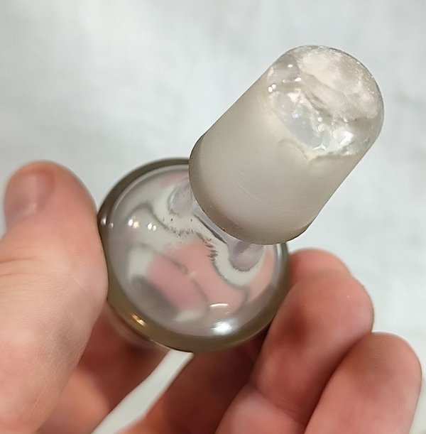 Licorera antigua con tapón y vasitos de cristal - imagen 5