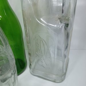 Lote de Botellas Variadas: Coca-Cola, Marnier Lapostolle y Más - imagen 5