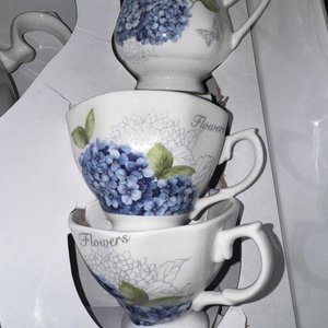 Juego de Té de Porcelana Fina con Diseño Floral - imagen 3