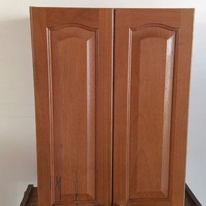 Mueble de Madera con Dos Puertas y Tres Estantes - imagen 2