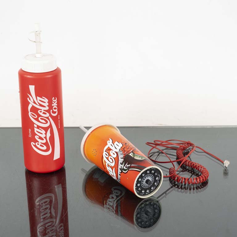 Lote siguiente: Teléfono de Coca Cola Vintage y Caramañola - Medidas: 9x17cm
