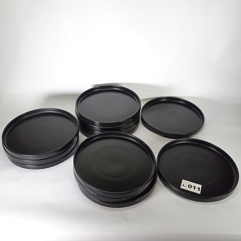 Platos de color negro Crofton - imagen 1