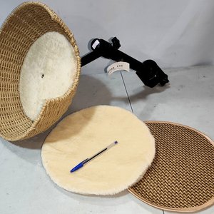Cama Elevadiza Giratoria para Gatos con Brazo Metálico y Cesta de Mimbre - imagen 6