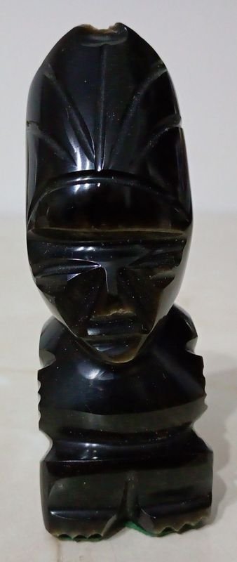 Figura Maya o Azteca Tallada a Mano en Obsidiana Negra