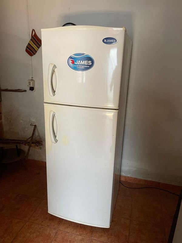 Heladera con Freezer James Blanca - imagen 1