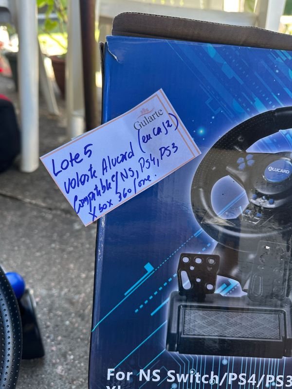 Volante ALUCAR para juegos en caja sin uso con pedales - imagen 3