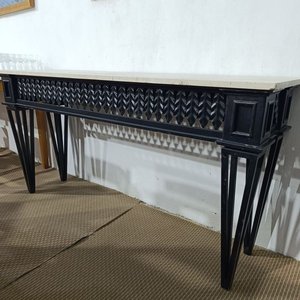 Lote siguiente: Mesa de Arrimo en Hierro Forjado con Tapa de Marmolina