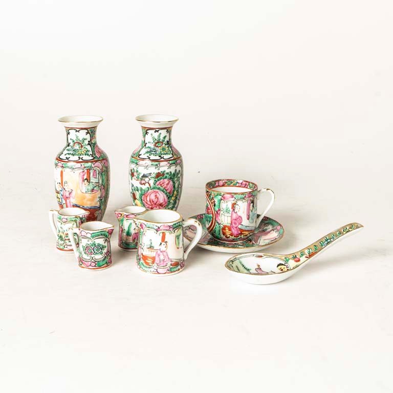 Conjunto de 9 Piezas de Porcelana Cantón Decorada