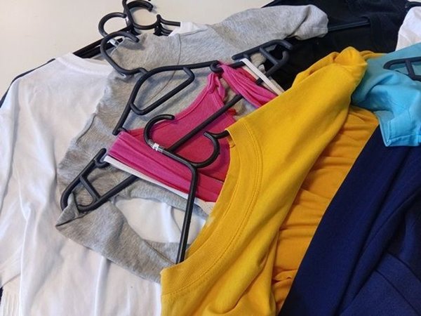 Ropa de mujer variada y elegante - imagen 3