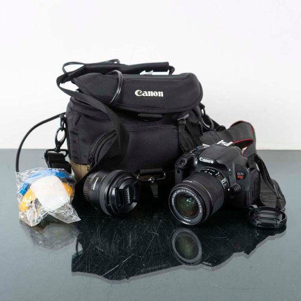 Cámara Digital Canon EOS Rebel T5i con Lentes y Accesorios - imagen 1