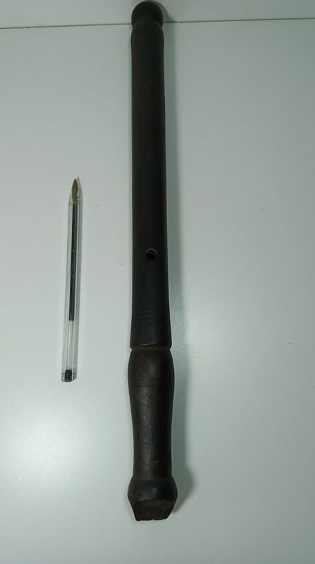 Flauta dulce de madera con detalles de nácar y figuras arabescas - imagen 3