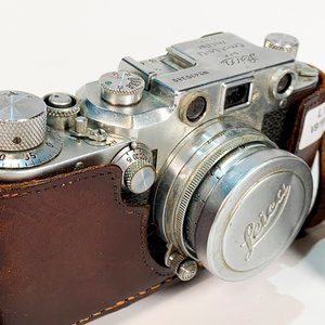 Cámara Fotográfica Leica de los años 50 con Estuche de Cuero Marrón - imagen 2