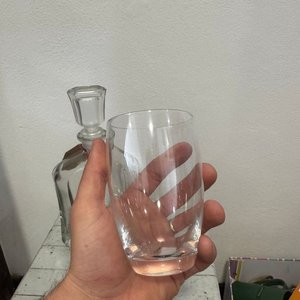 Botella de Whisky de Vidrio con Dos Vasos - imagen 2
