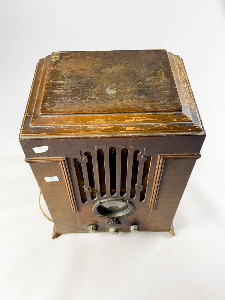 Radio caja de madera antigua con detalles - imagen 2