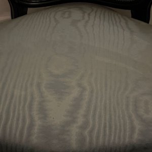 Butaca Victoriana de Madera Oscura Tapizada en Tela Celeste - imagen 2