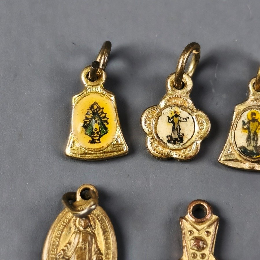 Item 16401 - Image 3