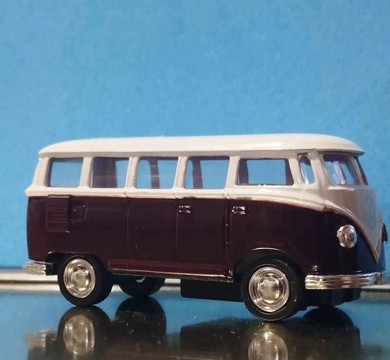 MINIATURA Volkswagen Combi de metal, 6 cm de largo - imagen 2