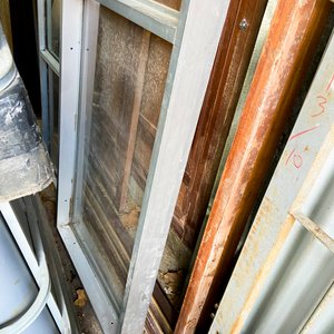 Dos Ventanas Fijas de Aluminio y Vidrio Usadas - imagen 3