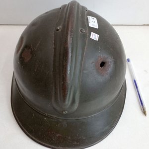 Casco Militar Francés Adrian 1GM con Orificio de Bala y Liner "LD" - imagen 1