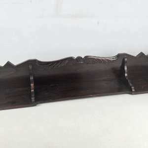 Antigua Repisa de Madera Oscura con Detalles Tallados - imagen 2