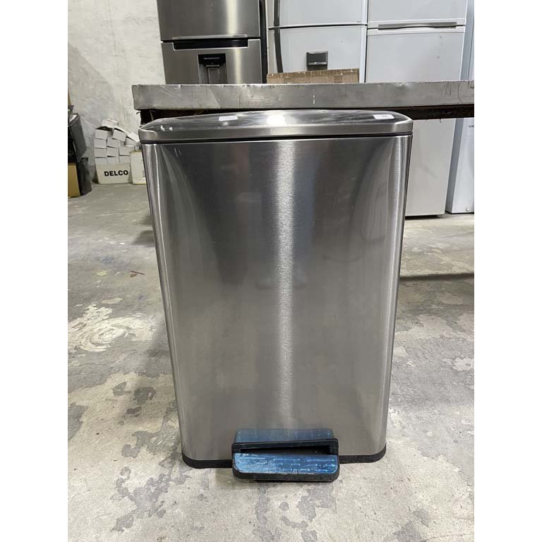 Cesto de Basura de Acero Inoxidable con Pedal