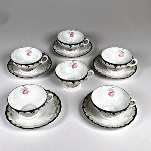 Juego de 11 Piezas de Porcelana Alemana para Té: Tazas y Platillos con Flores Rosas - imagen 2