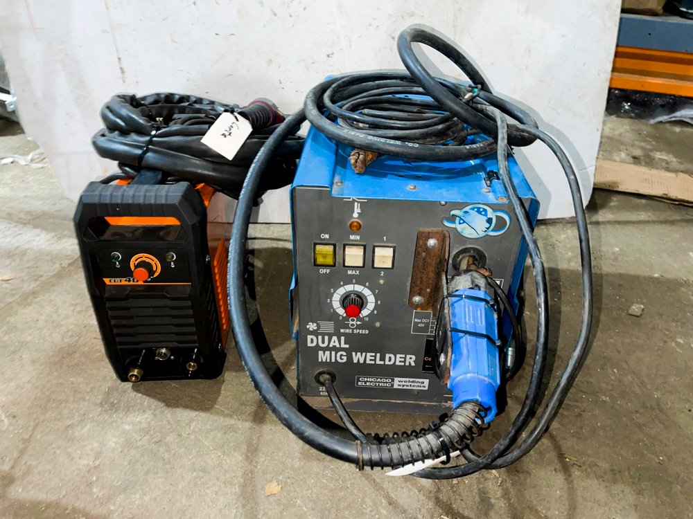 Soldadora MIG Chicago Electric Dual y Cortadora Plasma Smarter Cut 40