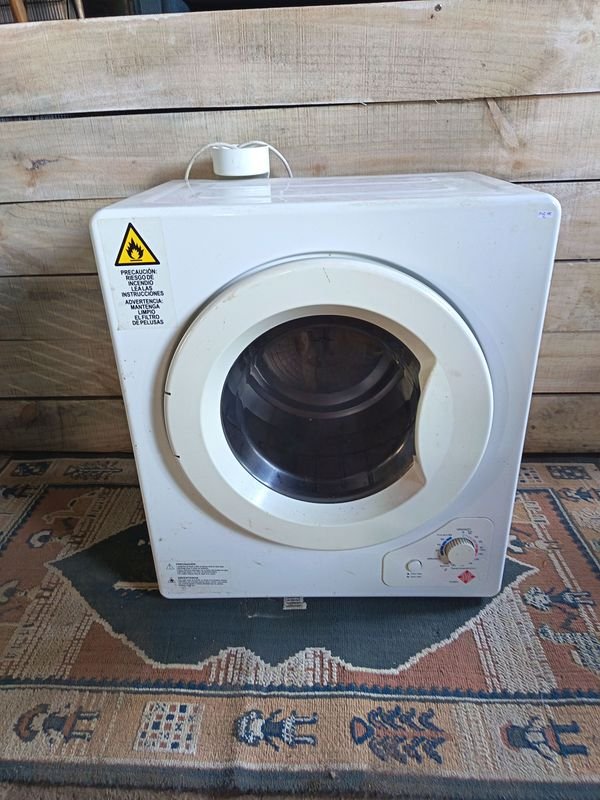 Secarropas Blanco Funcional con Selector de Temperatura
