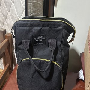 Lote siguiente: Bolso Matera Negro Living Traveling Sharing