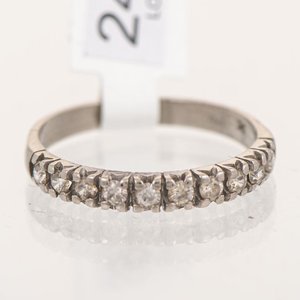 Anillo Medio Sin Fin Oro Blanco 18k con Circonias - imagen 1