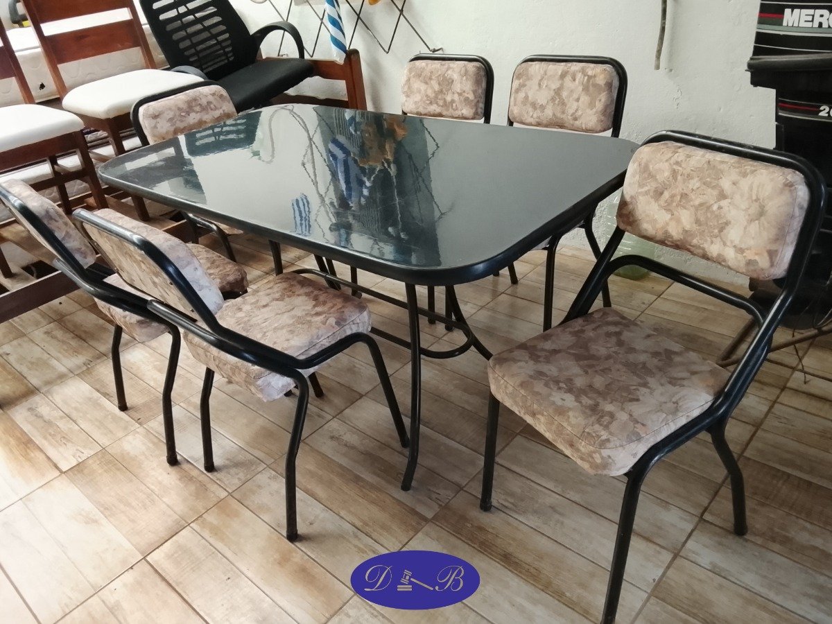 Juego de Comedor: Mesa Rectangular y 6 Sillas Tapizadas