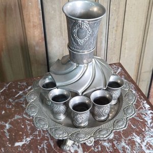 Fuente de Vino Plateada con 6 Vasos Estilo Antiguo - imagen 5