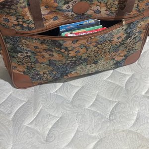 Lote siguiente: Valija Vintage con Estampado Floral