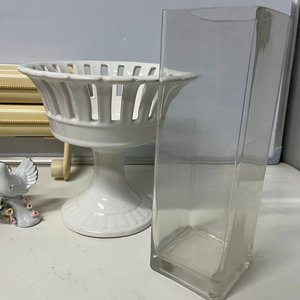 Lote de Vajilla y Decoración: Centro de Mesa, Florero, Taza y Adorno - imagen 4