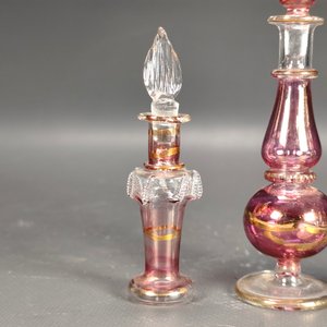 Tres Frascos de Perfume Egipcios de Vidrio Soplado con Detalles Dorados - imagen 4