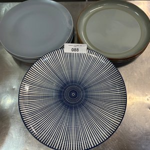 19 Platos Llanos de Loza Selecta - Azul, Verde y Gris - imagen 2