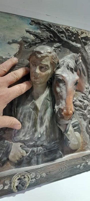 Antigua Placa de Porcelana Austriaca en Relieve - imagen 5