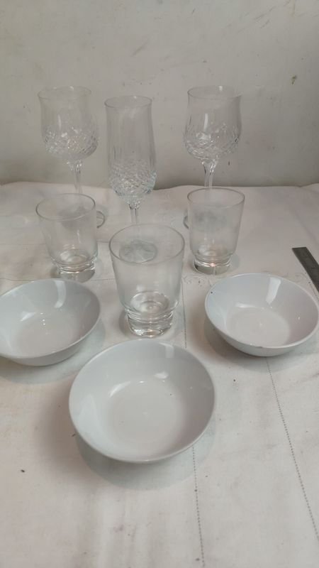 Lote variado de copas, vasos y compoteras en excelente condición