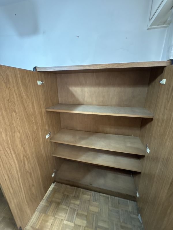 Armario moderno de madera - imagen 4