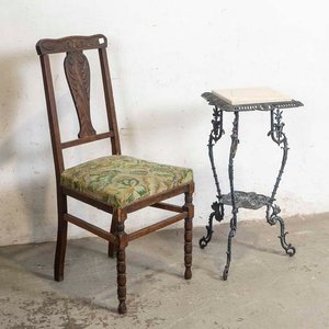 Pedestal Metálico con Tapa de Mármol y Silla Tapizada Antigua - imagen 1