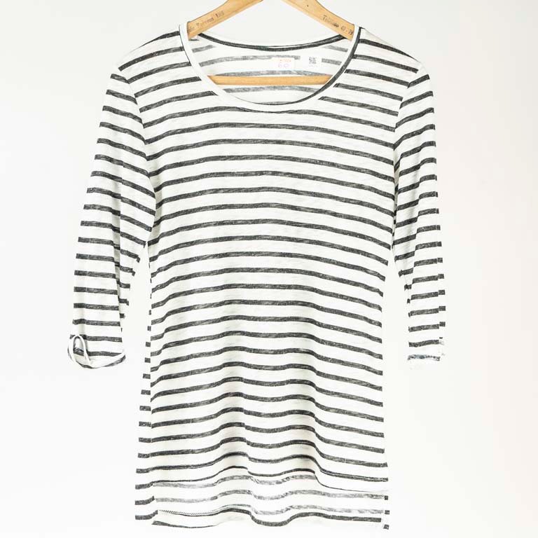 Remera a Rayas Blancas y Negras para Dama