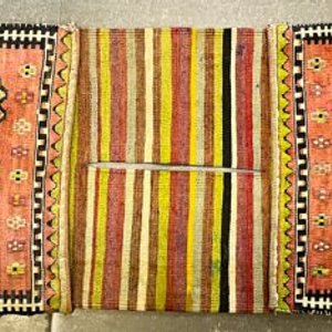 Lote siguiente: Alforja Kilim de Lana Rosa con Dibujos Geométricos y Rayas - 130x50 cm