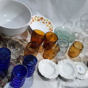 Lote de Vasos, Tazones, Compoteras y Platos de Vidrio y Cerámica - imagen 2