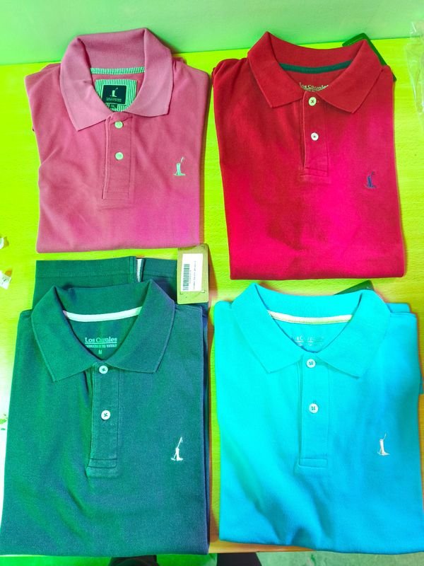 Remeras de Cuello con Botones y Bolsillos - imagen 1