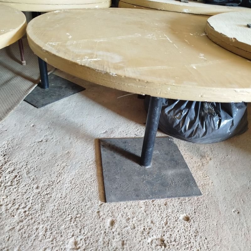 Muebles de Mesa y Sillas en Buena Condición - imagen 2